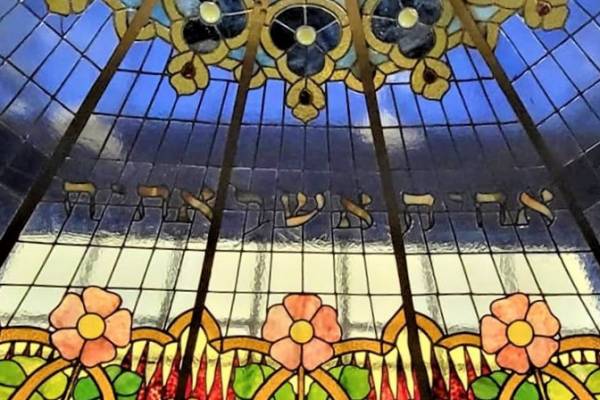 Gyönyörű lett a szegedi új zsinagóga Tóraszekrényének kupolája