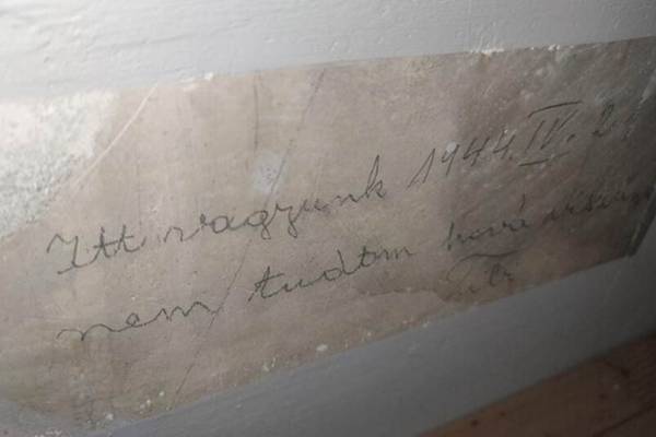 Adalékok az 1944-es karcolt téglákhoz: „Graffiti a gettóban"