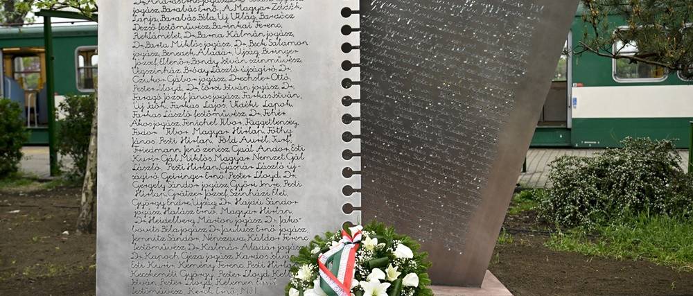 Sajtónapi megemlékezés a horthyligeti áldozatok emlékművénél