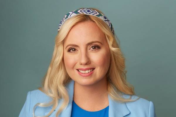 Szavazzunk Burián Barbarára, hogy ő legyen a 10 éves Forbes magazin novemberi címlapján