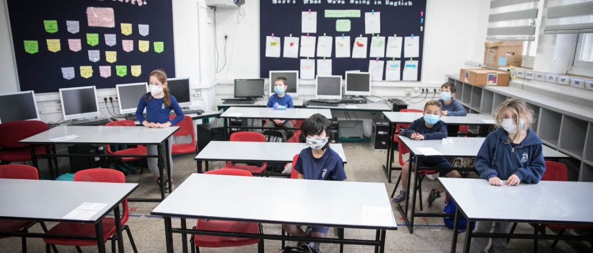 Izraelben újabb könnyítéseket jelentettek be, fokozatosan megnyitják az iskolákat