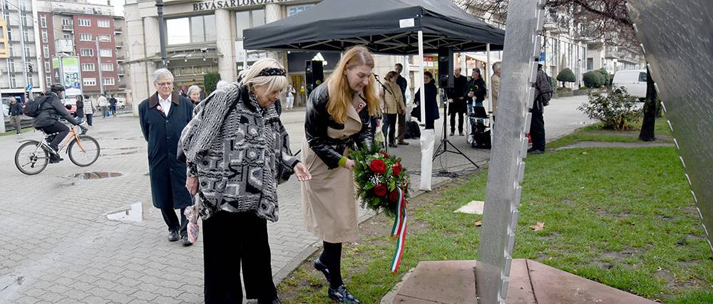 Megemlékezés az 1944-ben Horthyligetre hurcolt zsidó újságírókról