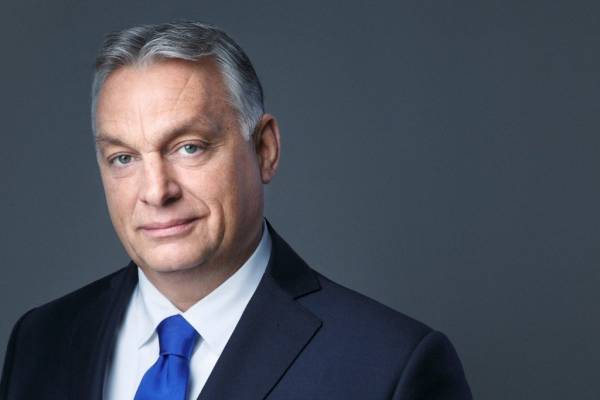 Orbán Viktor: Kívánom, hogy ez az új év legyen édes és kerek az Önök számára