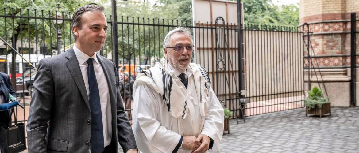Az új amerikai nagykövet a Dohány utcai zsinagógában köszöntötte a zsidó újévet