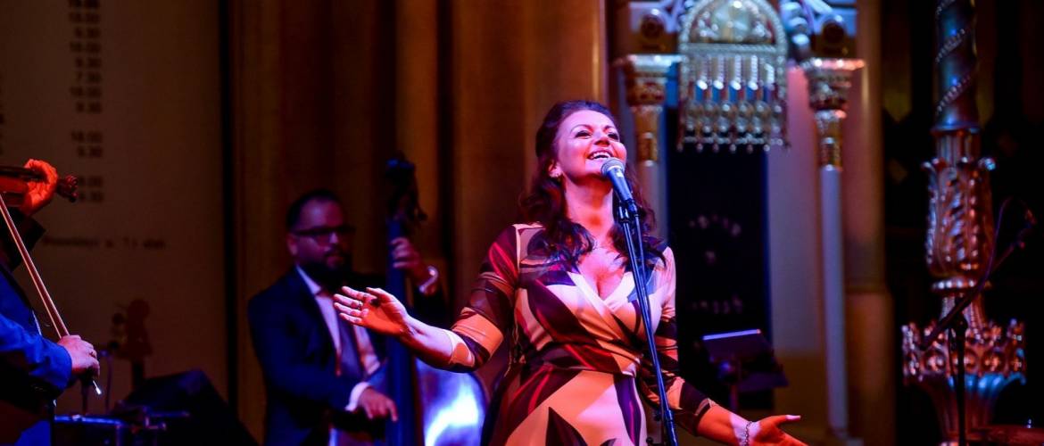 Fergeteges esttel nyitott a 27. Zsidó Kulturális Fesztivál – A Budapest Bár és a Budapest Klezmer Band a Dohányban