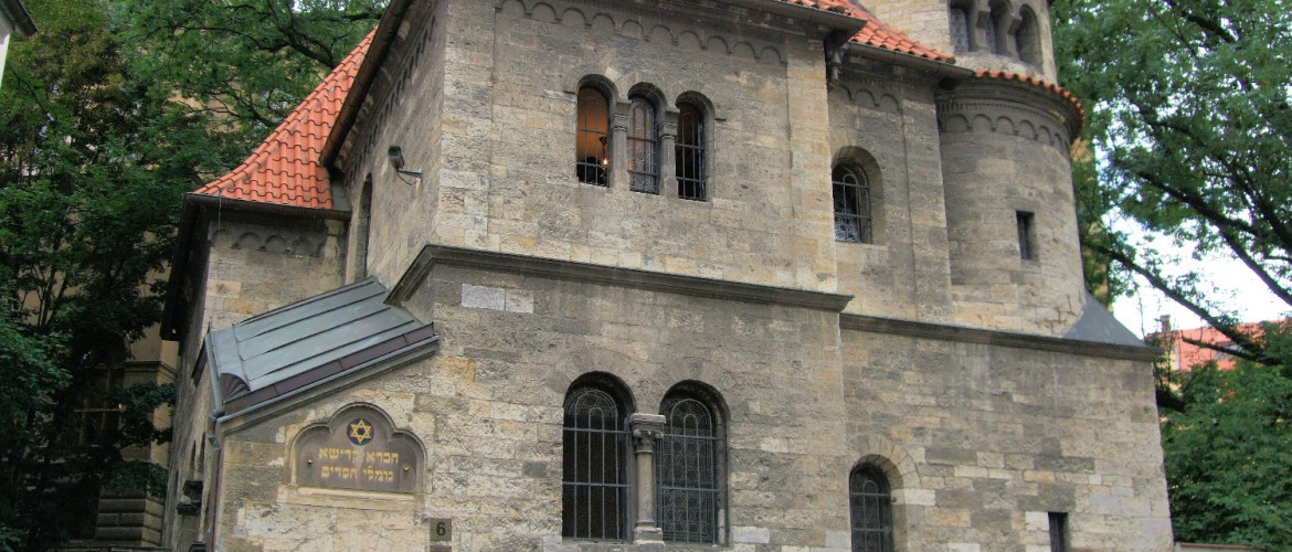 Újra megnyílt a prágai zsidó temető, hamarosan nyit az öreg zsinagóga is