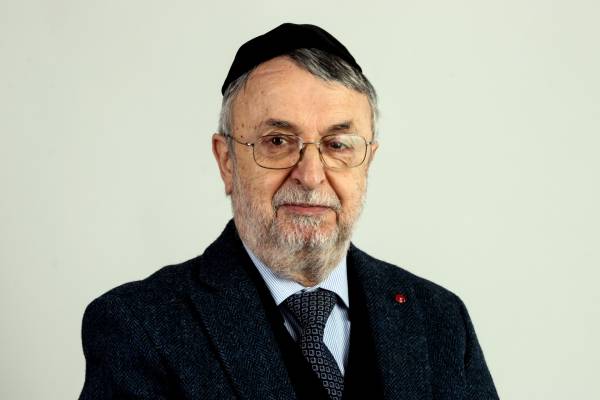„És az Örökkévaló hozzád parancsolja az áldást, kamráidba”