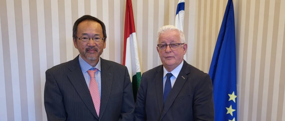 Japán magyarországi nagykövetét fogadta a Mazsihisz elnöke