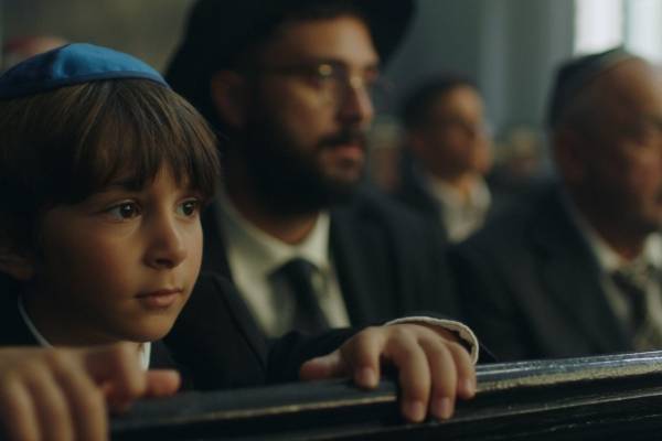 Véget ért a Lefkovicsék gyászolnak film forgatása – Izraelben is vettek fel jeleneteket