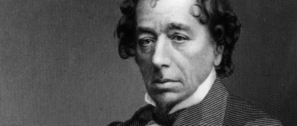 E napon született Benjamin Disraeli, Anglia egyetlen zsidó kormányfője