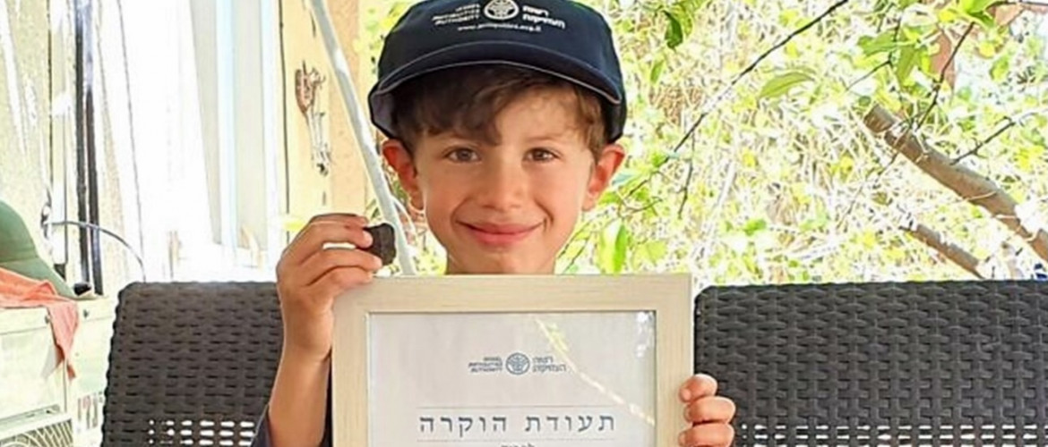 Izraelben egy 3500 éves agyagtáblácskát talált egy kisfiú