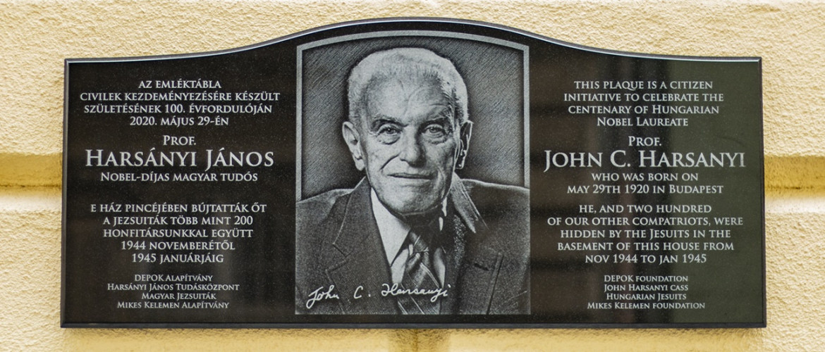Emléktáblát kapott a jezsuitáknál bújtatott Harsányi János Nobel-díjas közgazdász
