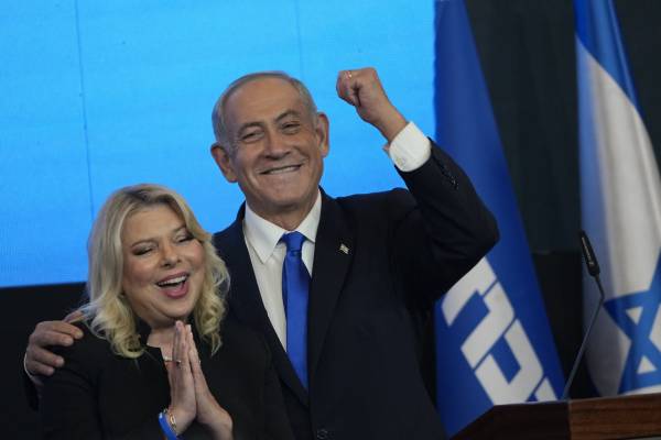 Netanjahu: Hatalmas győzelem kapujában állunk