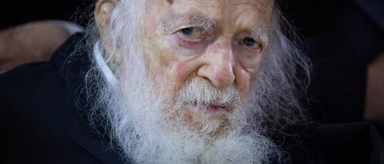 Ma temetik Hájim Kanyevszki rabbit, az izraeli zsidó ultraortodoxia vezetőjét