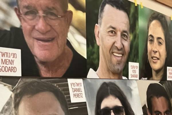 Megemlékezés az október 7-i terrortámadás áldozatairól a Scheiber Sándor Gimnáziumban