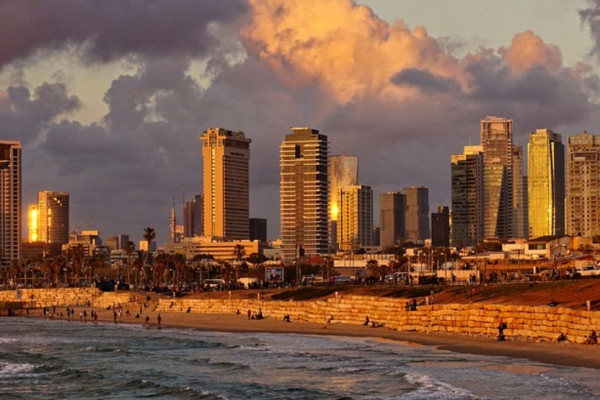 Ingyenes kerékpárokkal próbálják fellendíteni a turizmust Tel-Avivban