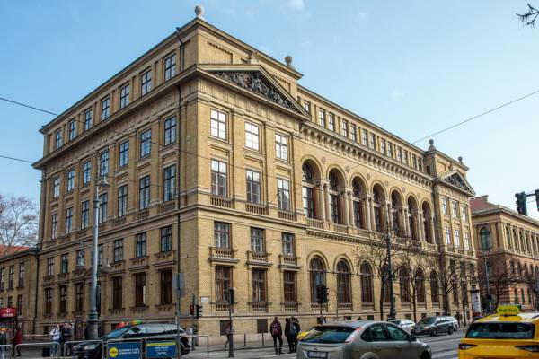 Botrány az ELTÉ-n: palesztinpárti provokátorok zavarták meg egy izraeli professzor előadását, vizsgálat indult