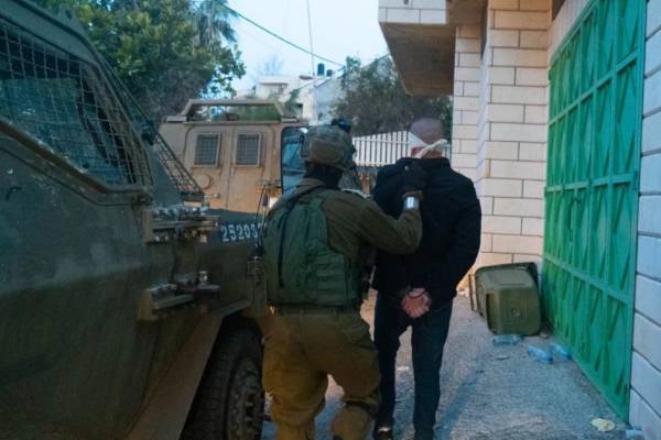Izrael: Letartóztatták az öt embert megölt terrorista testvérét és több rokonát