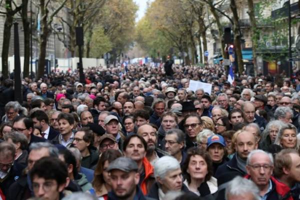 Közel 200 ezren tüntettek az antiszemitizmus ellen Franciaországban