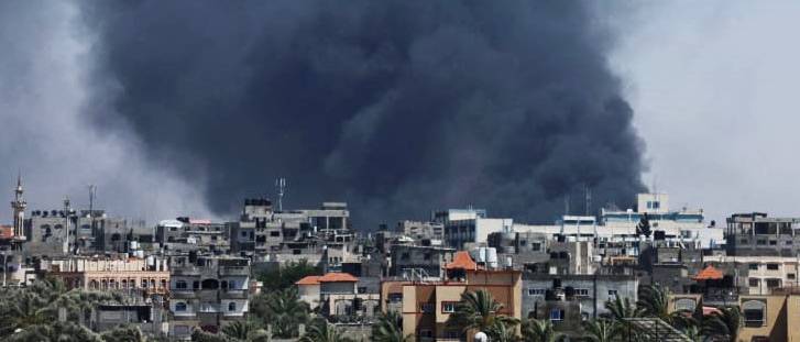 Rakétatámadás délután Tel Aviv ellen, halálos csapások este Gázában