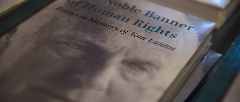 Könyv jelnet meg Tom Lantos életéről születésének 90. évfordulóján