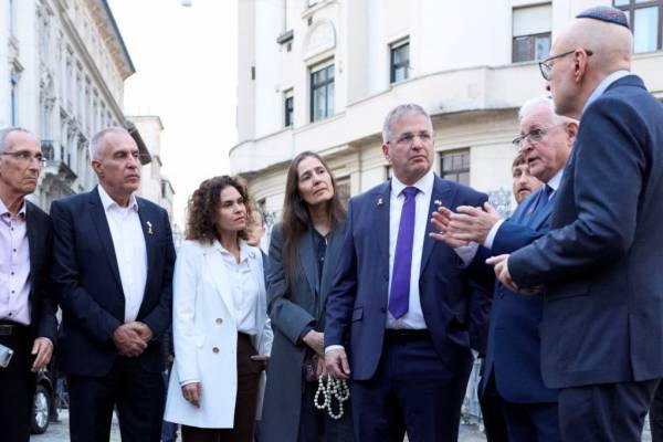 Hitünkhöz ragaszkodva építjük a jövőt – találkozó Izrael oktatási miniszterével