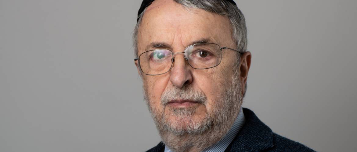 „Metéljétek körül előbőrötök húsát és ez legyen a szövetség jele köztem és  köztetek.”