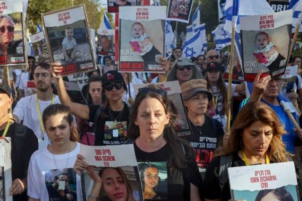 Izrael: csütörtök reggel szabadulhatnak az első túszok