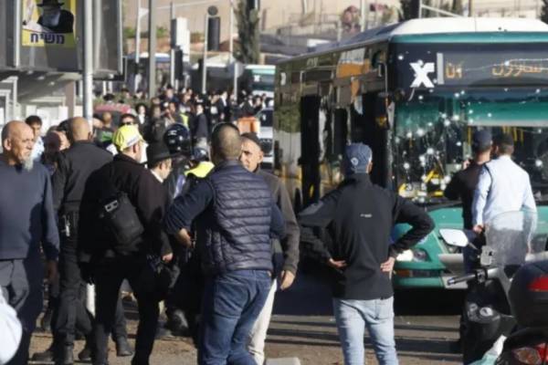Robbantásos merényletek voltak ma reggel Izraelben, áldozatok