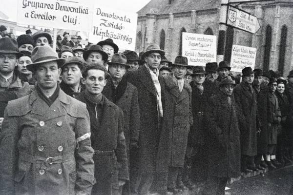 Határon túl: Botlató oldalak, a kolozsvári zsidók utolsó jegyzéke 1943-ból