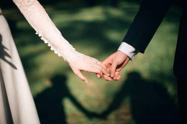 A zsidó házasság: szerelemtől a megszentelt szövetségig