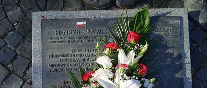 A megemlékezés virágai Sławiknak, id. Antallnak és Wallenbergnek