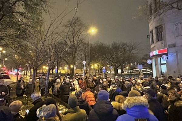 Hanuka 2024: Szabadtéri gyertyagyújtások Pesten és Budán Verő Tomi rabbival