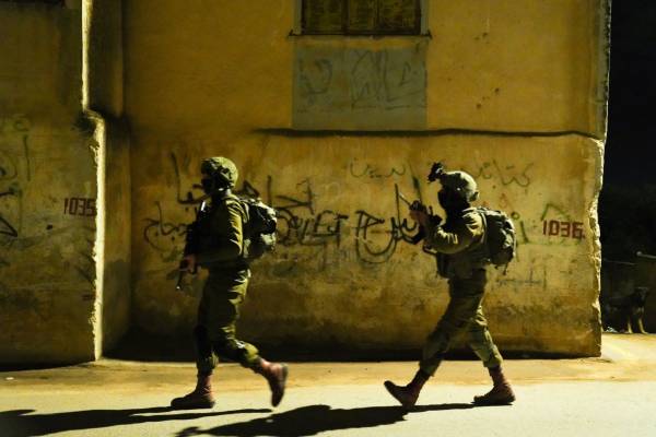 Újabb rajtaütéseket hajtott végre az izraeli hadsereg Ciszjordániában