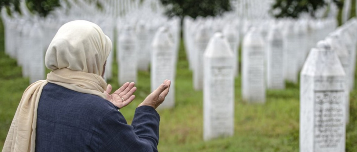 25 éve történt – A
srebrenicai mészárlás emlékezete