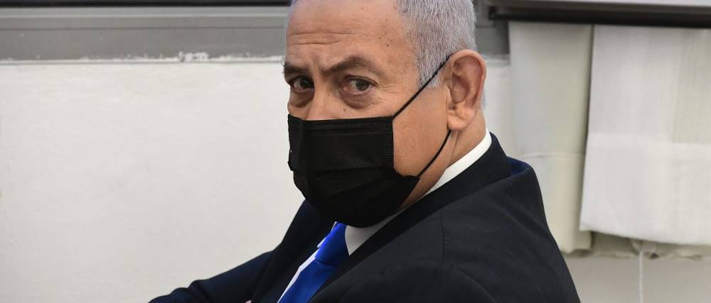 Netanjahu időt nyert: csak a választás után jönnek a vád tanúi