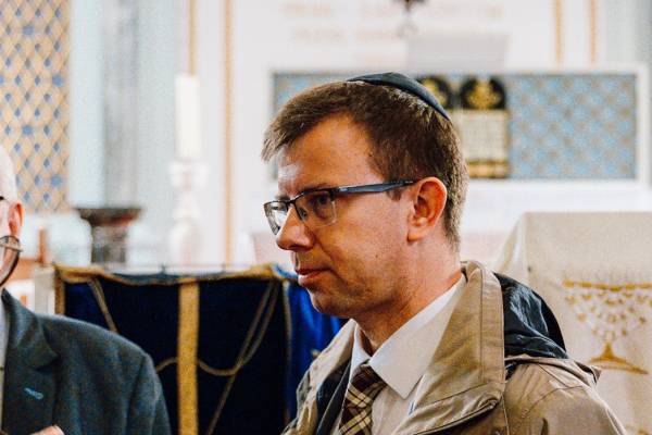 Bóka János miniszter látogatást tett az újpesti zsidó közösségnél