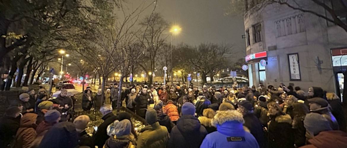 Hanukkah 2024: Outdoor Candle Lightings in Pest and Buda with Rabbi Tomi Verő