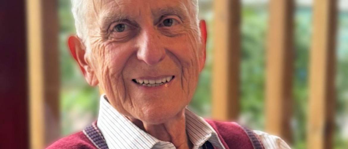 Meghalt a holokauszt-túlélő Veér Jenő, aki 10 éve volt idegenvezető a Dohányban