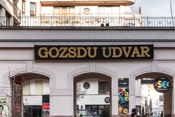 Rejtett udvarok, elfeledett történetek – átjáróházak nyomában