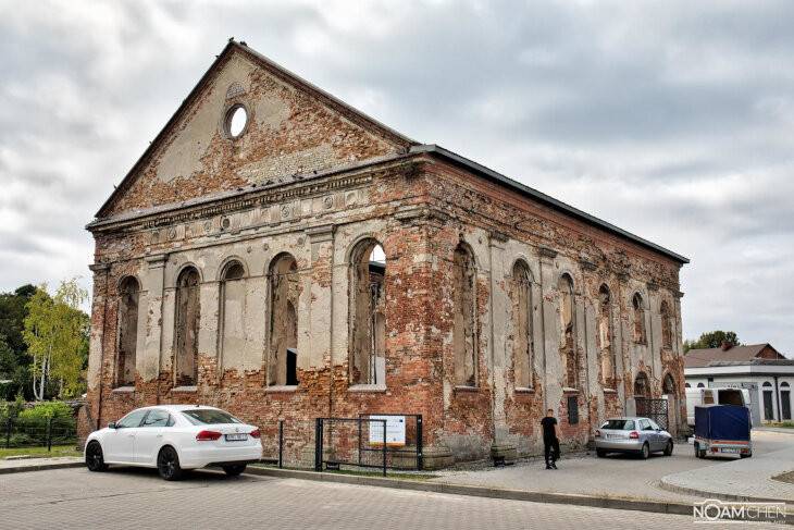 Chapter-Two-final-The-Abandoned-Synagogue-Ruins_htm_b545810c.jpg