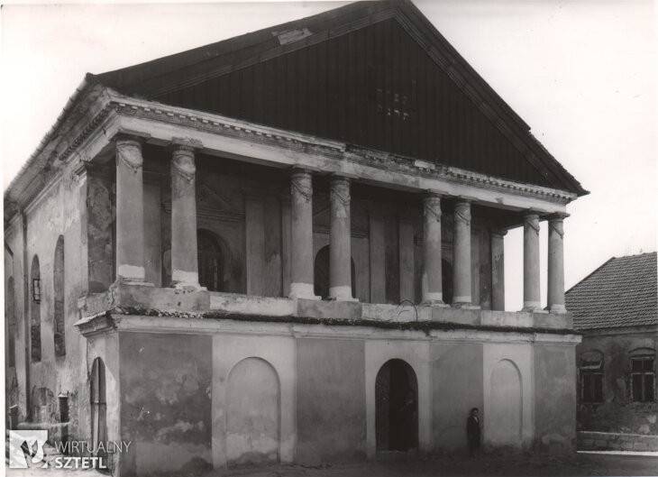 Chapter-Two-final-The-Abandoned-Synagogue-Ruins_htm_a1bbecdc.jpg