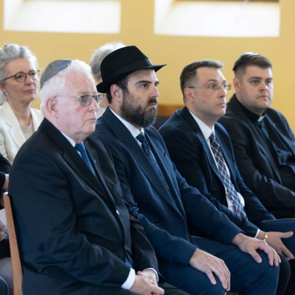 250508-konferenciamegnyitó-kiállítás-MJ_13.jpg