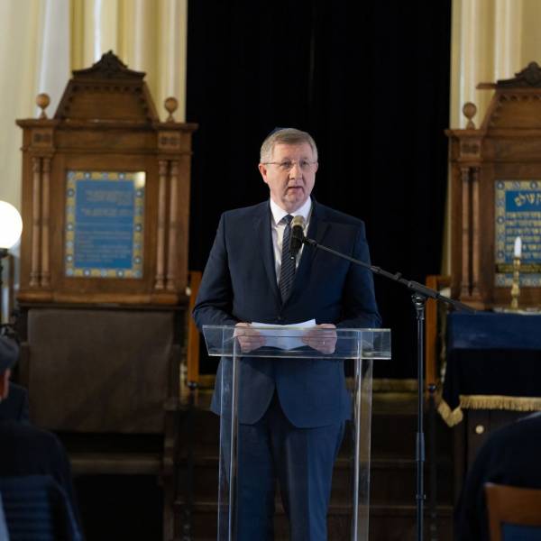 250508-konferenciamegnyitó-kiállítás-MJ_31.jpg
