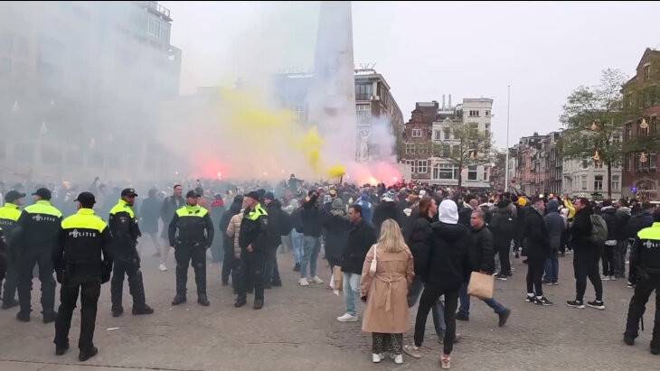 The-Pogrom-in-Amsterdam_htm_6da1ef5.jpg