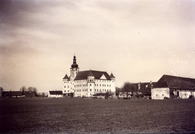 Schloss_Hartheim_1940-1944.jpg