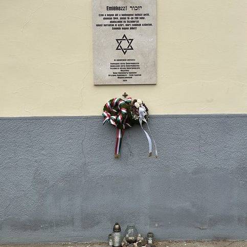 kunhegyes_emlektabla-maga-e1747736006566.jpg