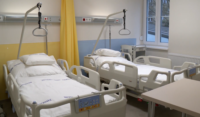 Kétágyas modern, összkomfortos kórtermek a felújított Reichmann szárnyban