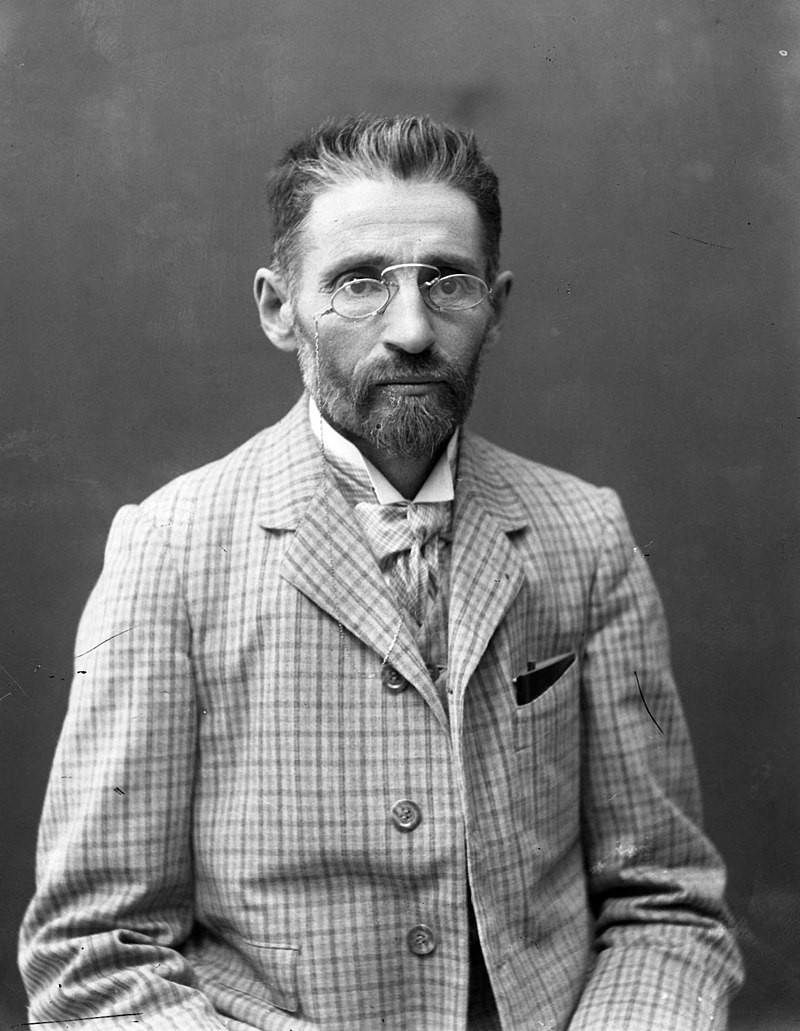 Portrait_of_Eliezer_Ben-Yehuda_(cropped).jpg