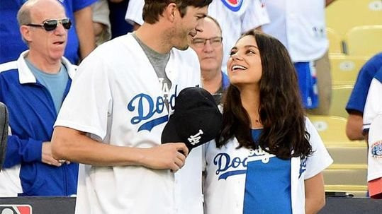 kutcher_kunis_baba.jpg